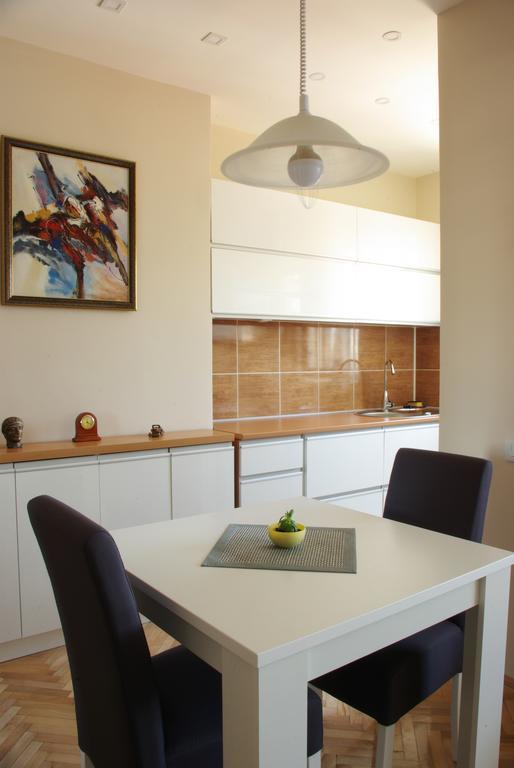 Square Studio Apartment Ni Exteriör bild