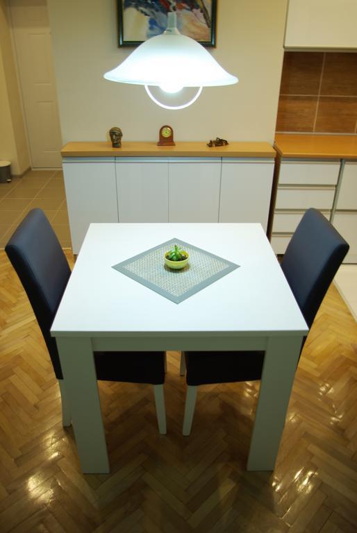 Square Studio Apartment Ni Exteriör bild