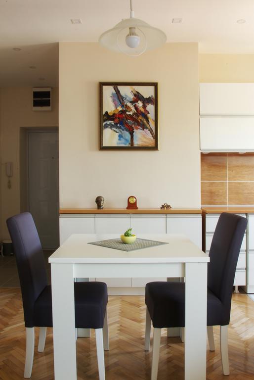 Square Studio Apartment Ni Exteriör bild